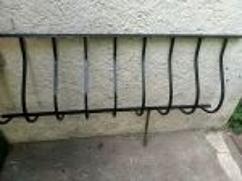 grille balustrade en fer forg� 
50 Six-Fours-les-Plages (83)