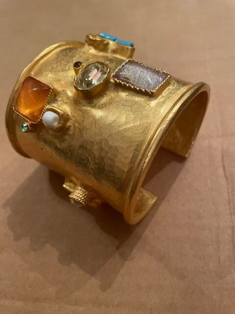 Bracelet manchette rigide dor� multicolore C.Lacroix 425 Vigneux-sur-Seine (91)