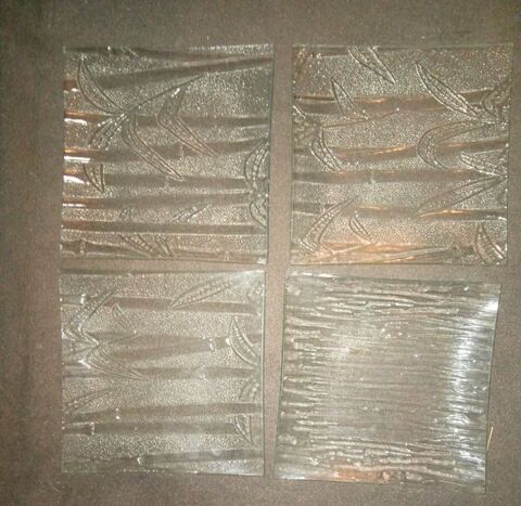 9 assiettes en verre transparentes motif bambous Beauchamp (95)