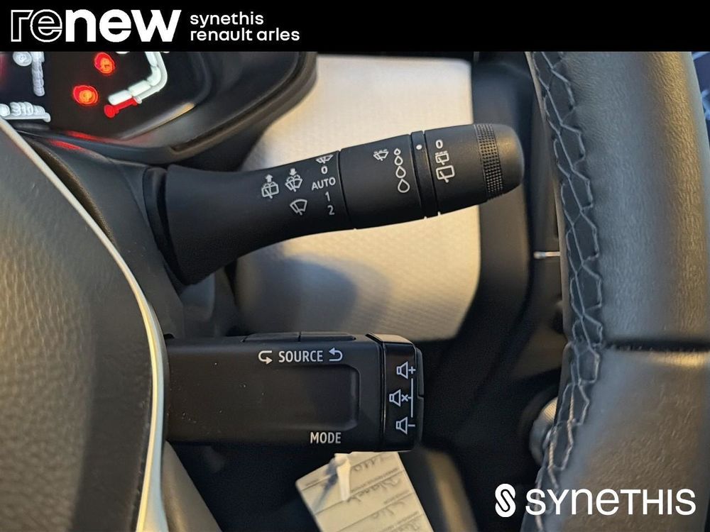 Clio IV CLIO SOCIETE E-TECH FULL HYBRID 145 EVOLUTION REVERSIBLE 2023 occasion 13200 Arles