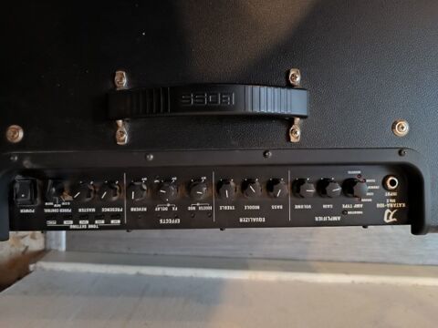 Ampli boss katana  100 MK II + Pdalier 290 La Garde (83)