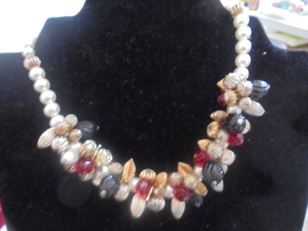 collier en perles , , ras du cou Bijoux et montres