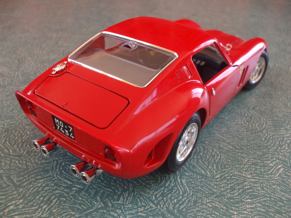 REF: 3011 FERRARI GTO ROUGE 1962 Jeux / jouets