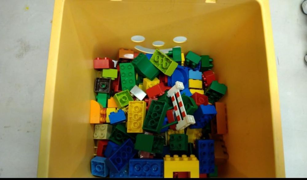 Boite lego sur roulette Jeux / jouets