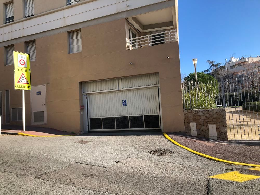 Location Parking/Garage Double GARAGE fermé Cannes