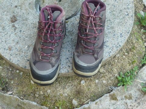 Randonnée - chaussures femme T39 (Quechua - Décathlon) 45 Angers (49)