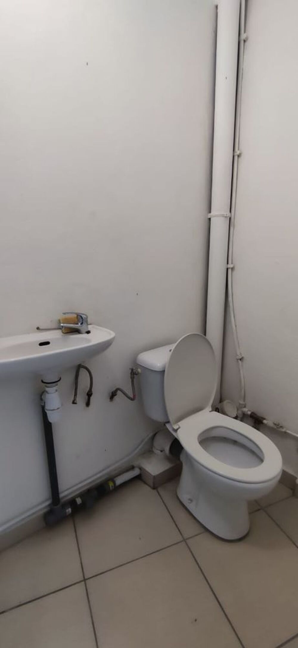Location Autre Bureau centre ville du MOULE 450€ Le moule