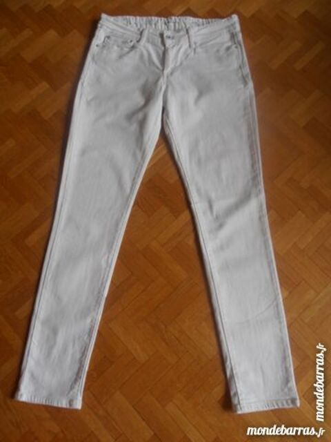 Jean blanc Levi's (59) 50 Tours (37)