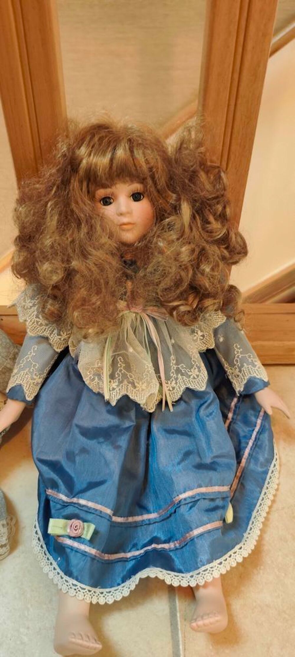 Poup&eacute;e en porcelaine ancienne Jeux / jouets