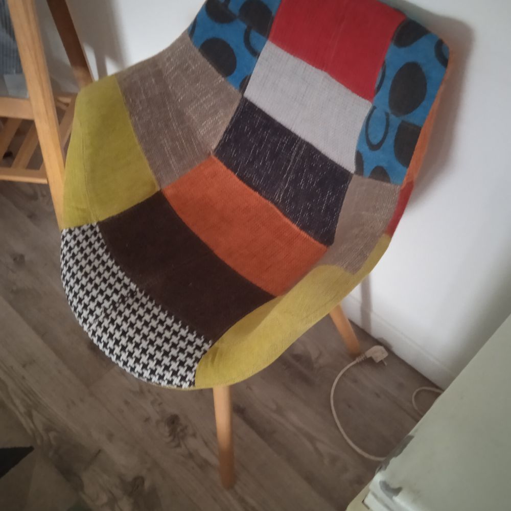 fauteuil multicolore accoudoirs pieds bois Meubles