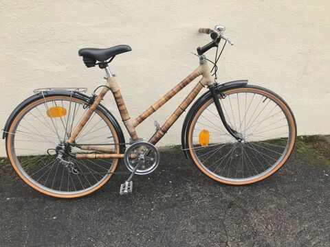 V�lo vintage cadre bambou mod�le unique 190 Saumur (49)