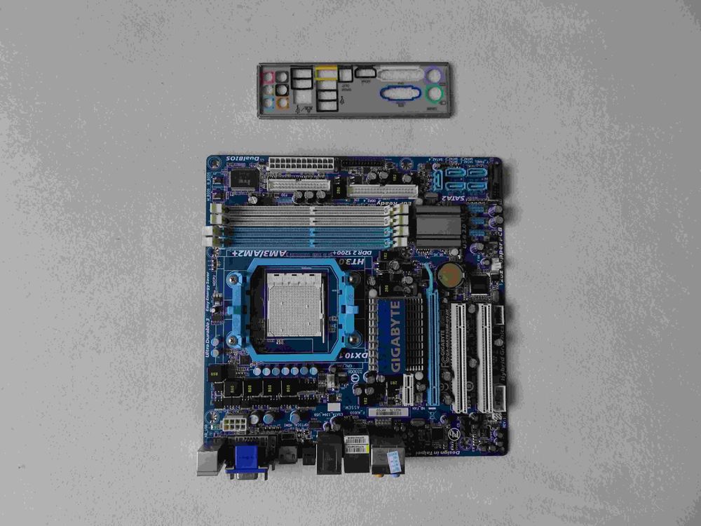 Gigabyte GA-MA785GM Matériel informatique