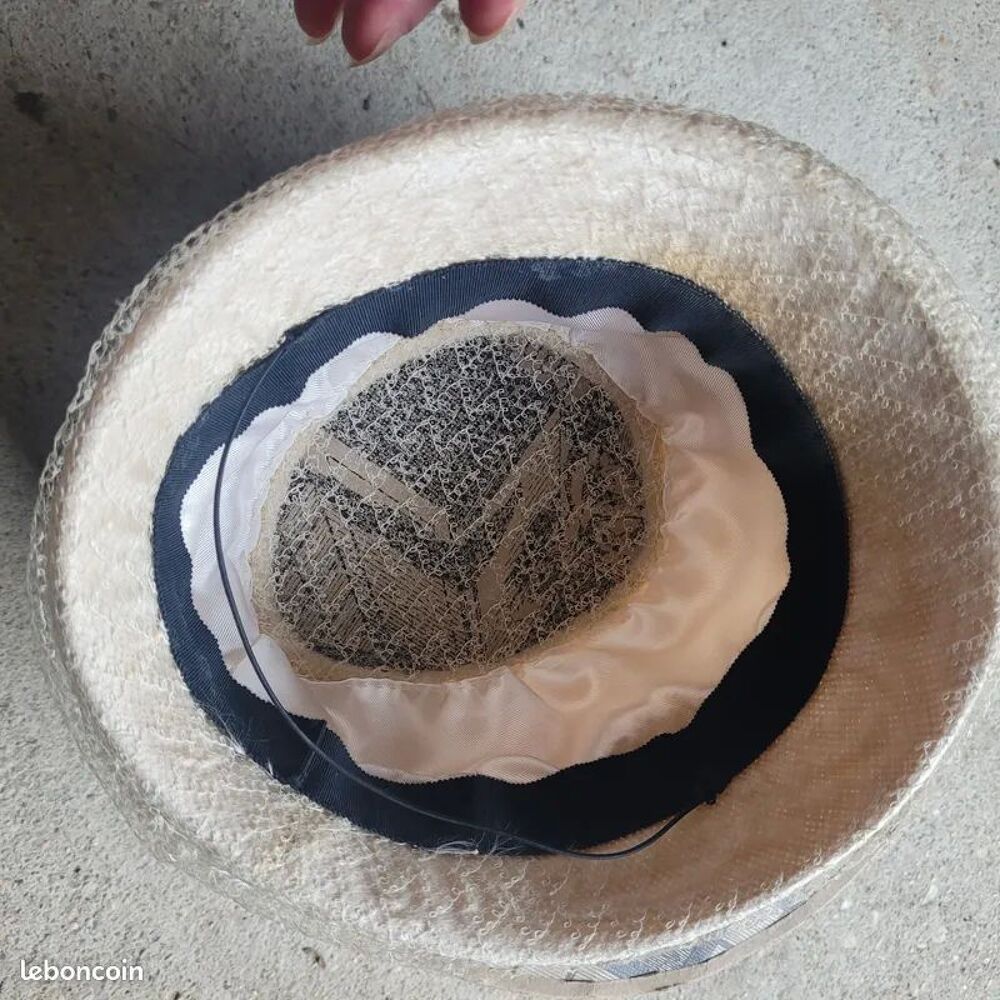 chapeau et boite ancien Vêtements