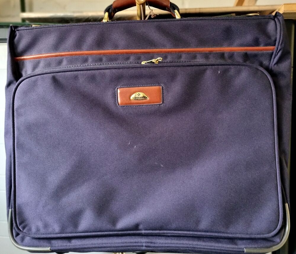 HOUSSE POUR V&Euml;TEMENTS Maroquinerie