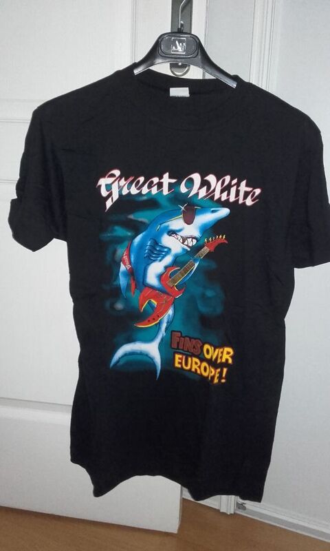 T-Shirt : Great White - Fins Over Europe / Bite Back Tour 19 250 Angers (49)