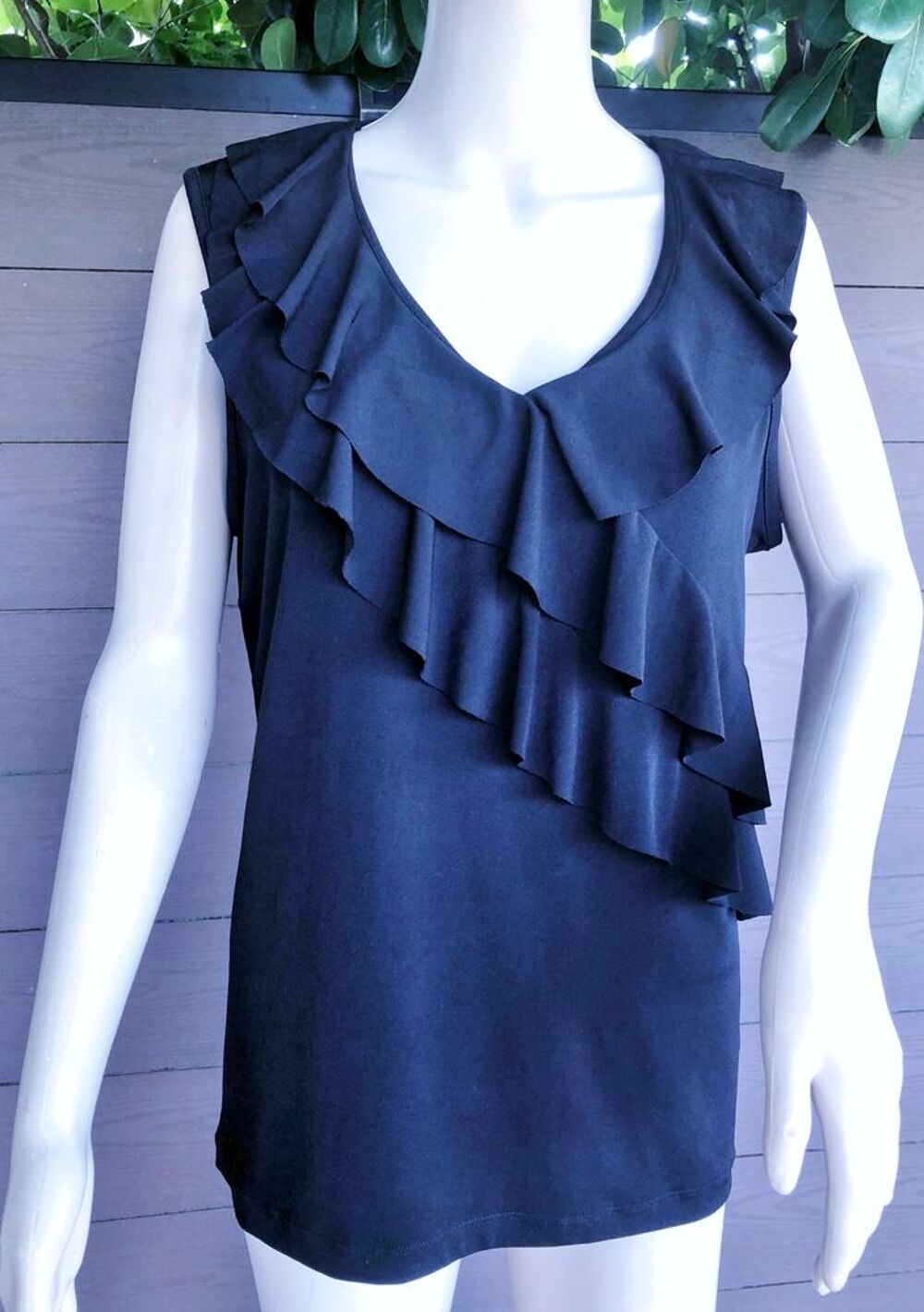 FIORELLA DI VERDI - HAUT NOIR AVEC VOLANTS SUR BUSTE Vêtements