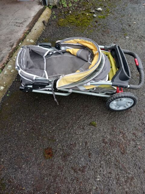 Poussette pour petit chiens ? état neuf pliable, 100 59100 Roubaix