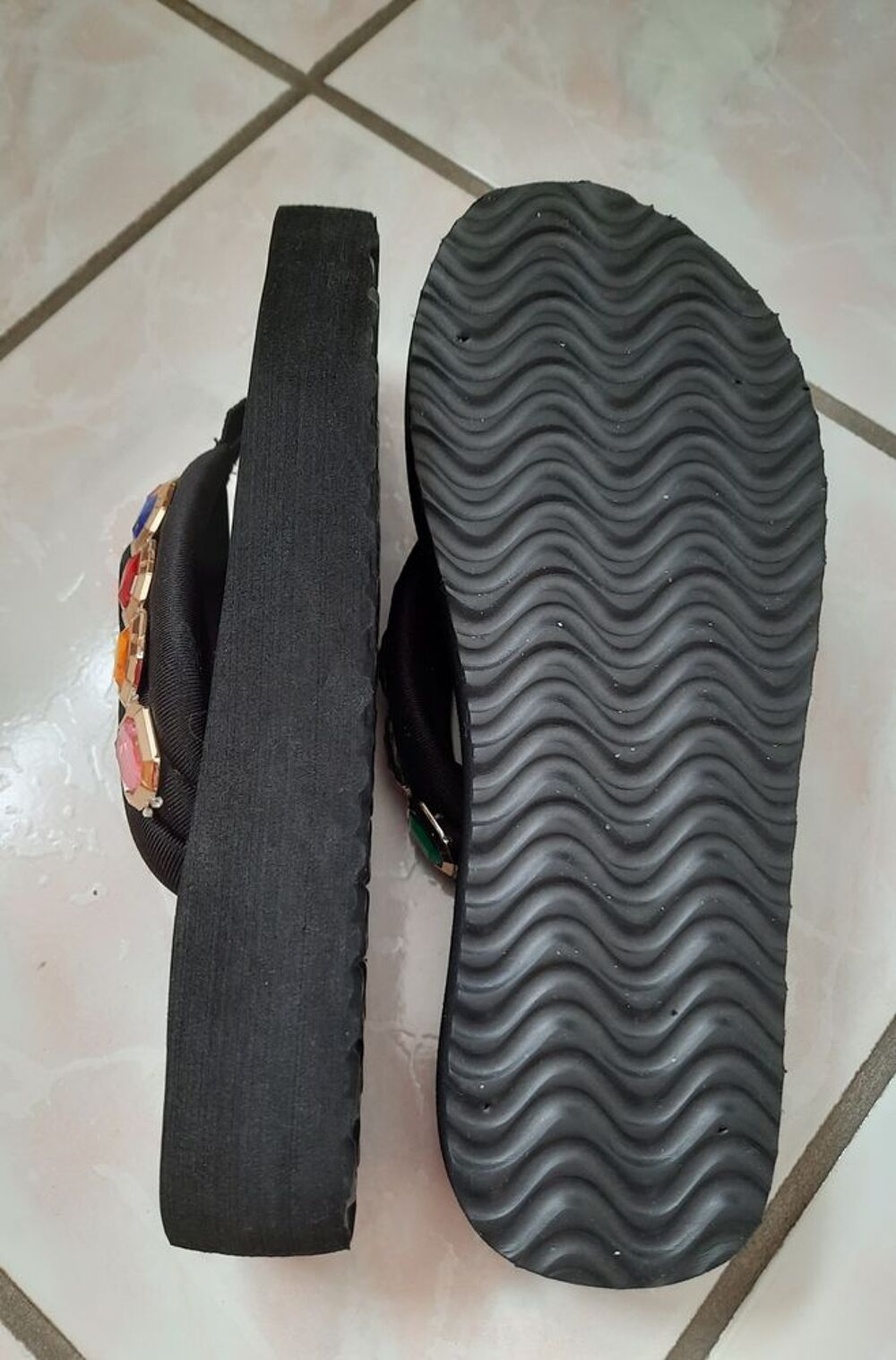 Sandales - tongs noire bijoux - P 35 - plage - piscine Chaussures