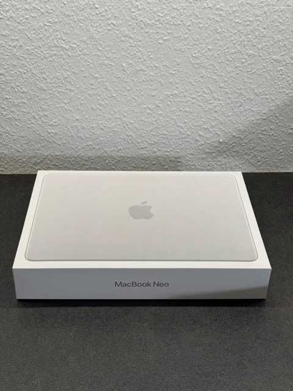 Apple MacBook NEO 512GB Silber NEU Matériel informatique