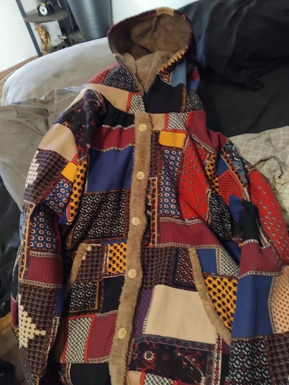 Manteau motif patchwork . Vêtements