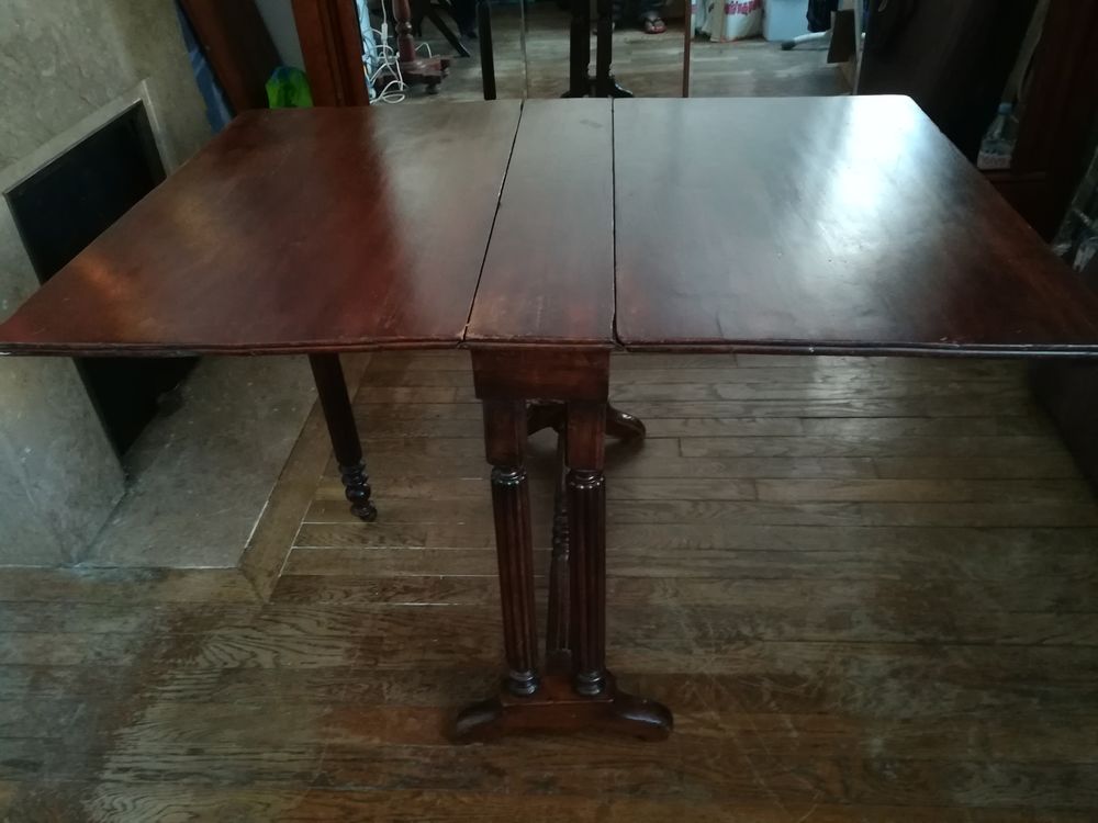 Table pliante Louis-Philippe en acajou Meubles