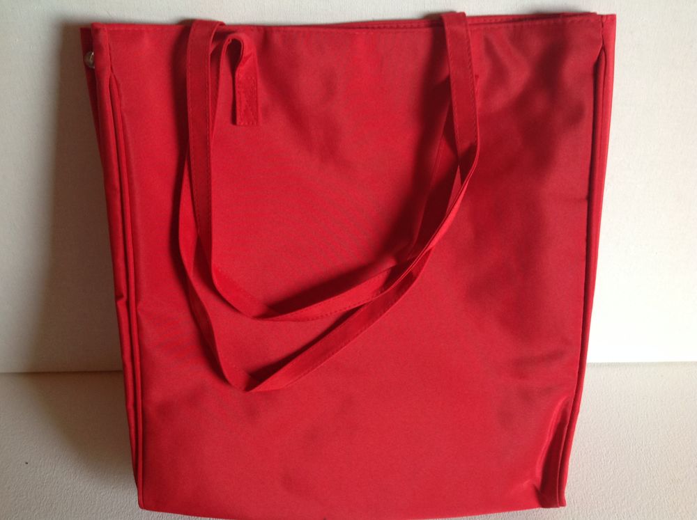 SAC CABAS ROUGE Envoi Possible
Maroquinerie