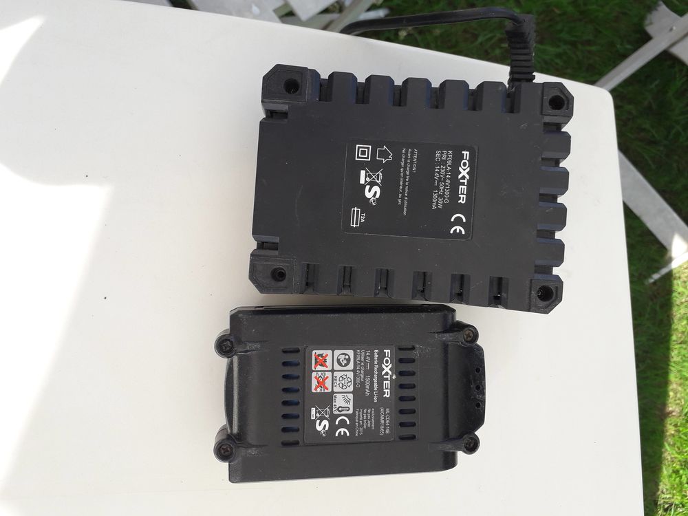 Chargeur pour la perceuse. Bricolage
