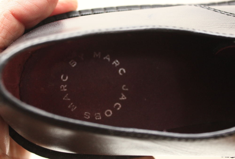 Derbies cuir noir creepers MARC JACOBS T.38 Fr
Chaussures