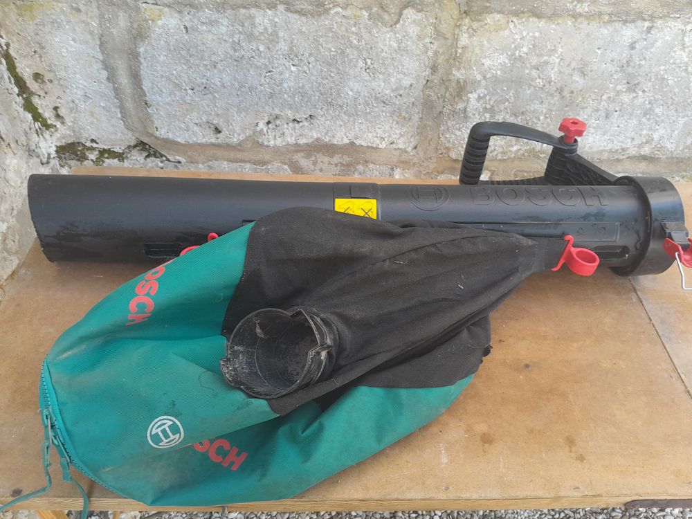 Souffleur &eacute;lectrique avec fonction d'aspiration BOSCH Jardin