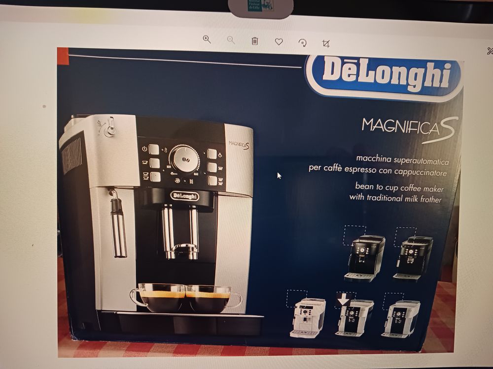 MACHINE A CAFE DELONGHI Mod&egrave;le Magnifica S
Electroménager