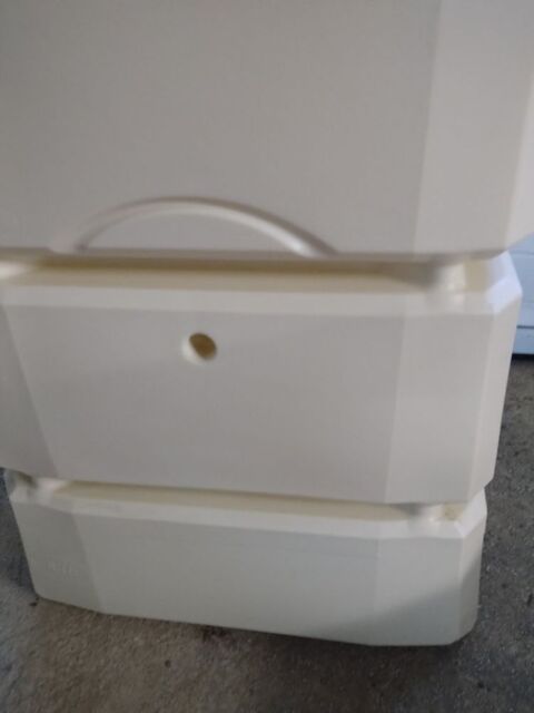 CUVE RECUPERATEUR COLLECTEUR 
EAU DE PLUIE 300 L 60 �poisses (21)