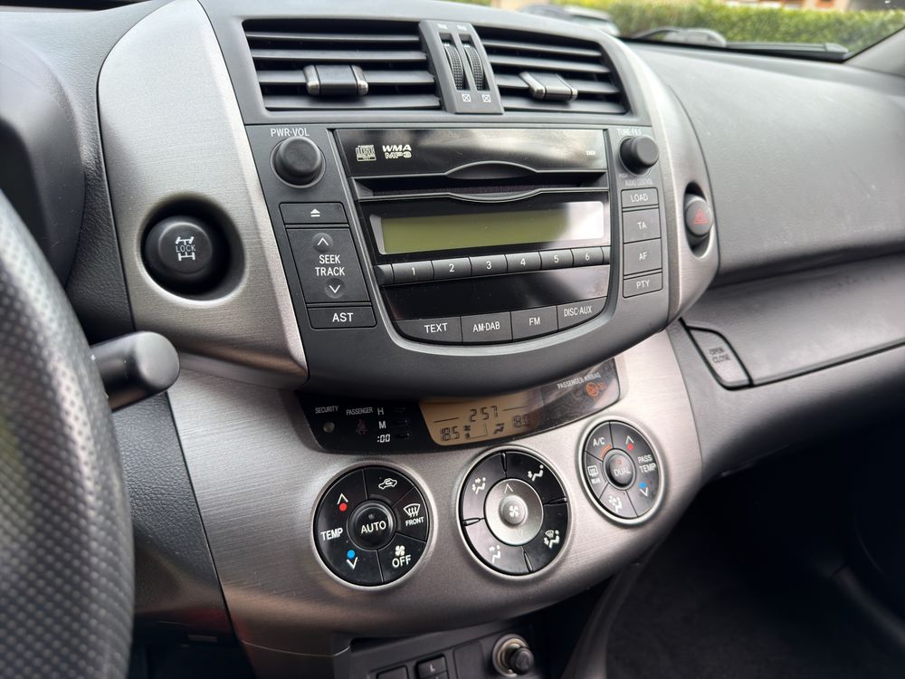 RAV 4 RAV4 150 D-4D 4WD Lounge 2010 occasion 93390 Clichy-sous-Bois
