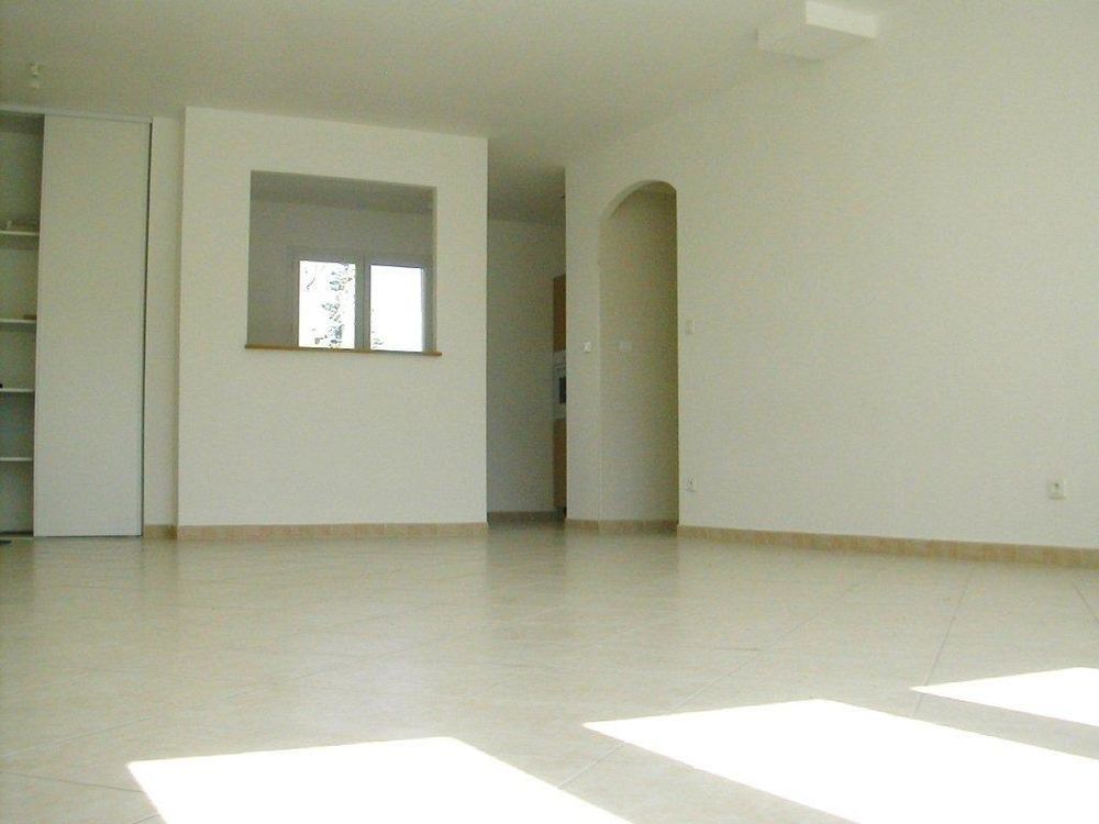 Location Appartement T4 étage villa. 2 chambres 89m2 parking privatif intérieur La seyne-sur-mer