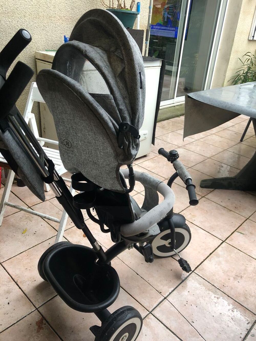 Tricycle kinderkraft mod&egrave;le Aston Mobilier enfants
