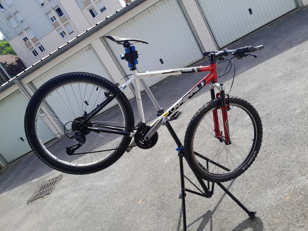 Velo compl&egrave;tement r&eacute;viser Vlos