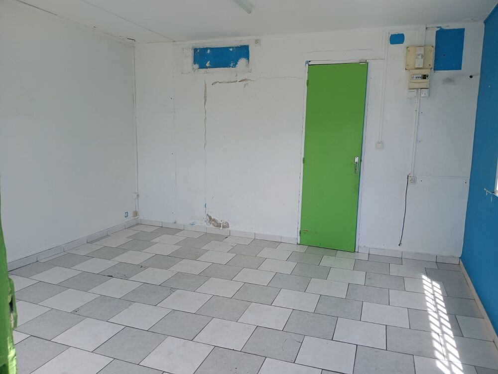 Location Autre Local aux Abymes 600€ Les abymes