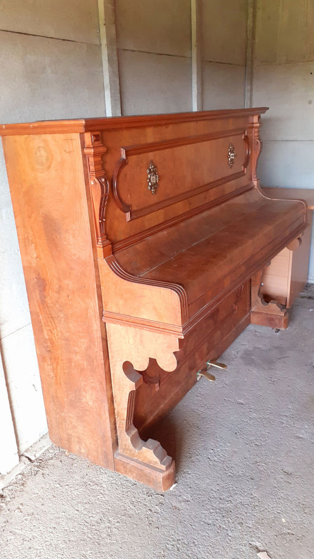 PIANO droit ANCIEN Belle sonorit&eacute; Instruments de musique