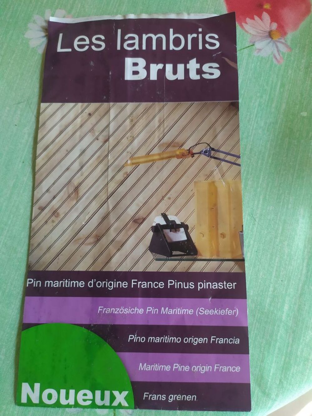 Lambris 1er choix pin noueux bottes de 1.96 m&sup2; Bricolage
