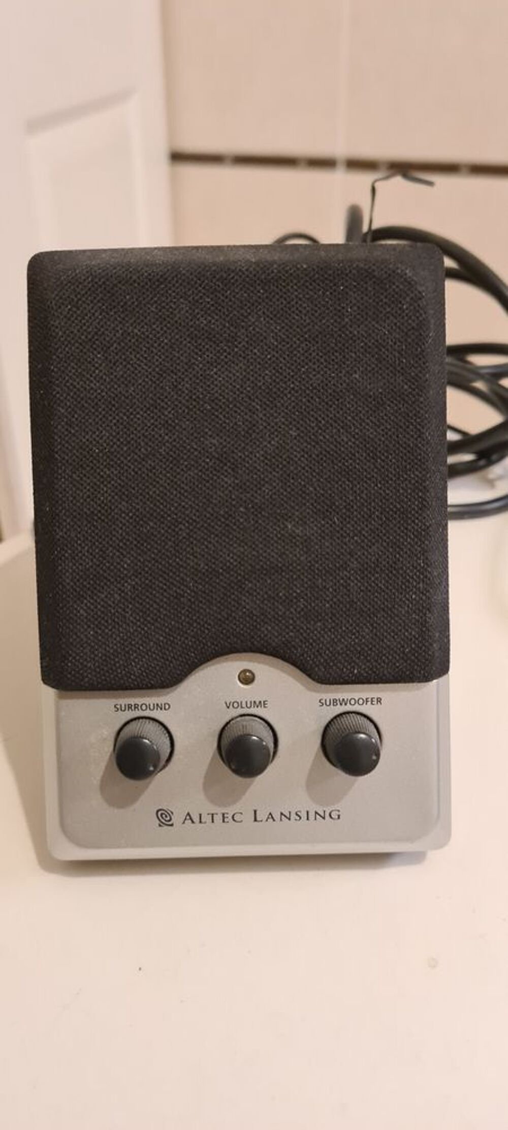 Caisson de basse et 5 satellites connexion jack Audio et hifi