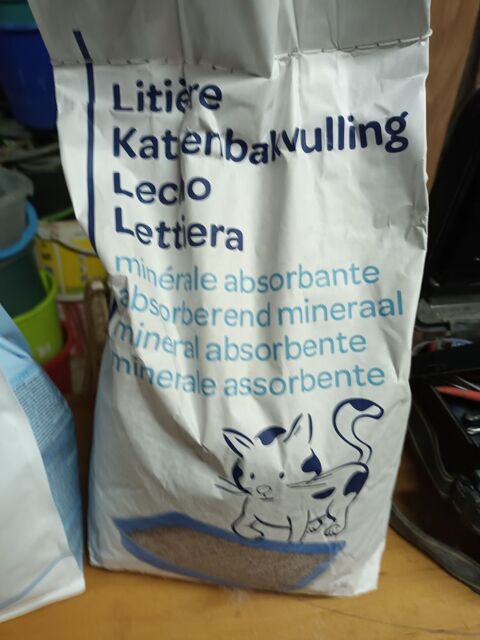 3 sacs de litiere de 7,2kgs. Jamais ouverts . 3 91100 Corbeil-essonnes