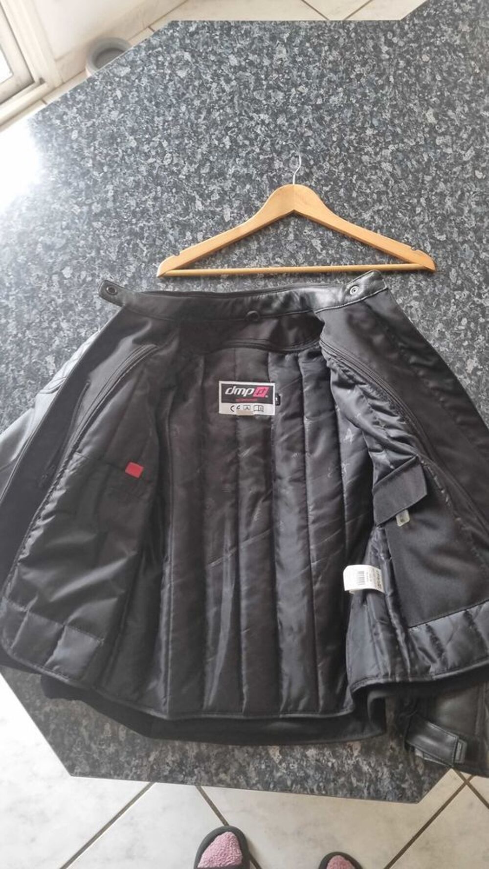 Un lot de tenue de moto femme Sports