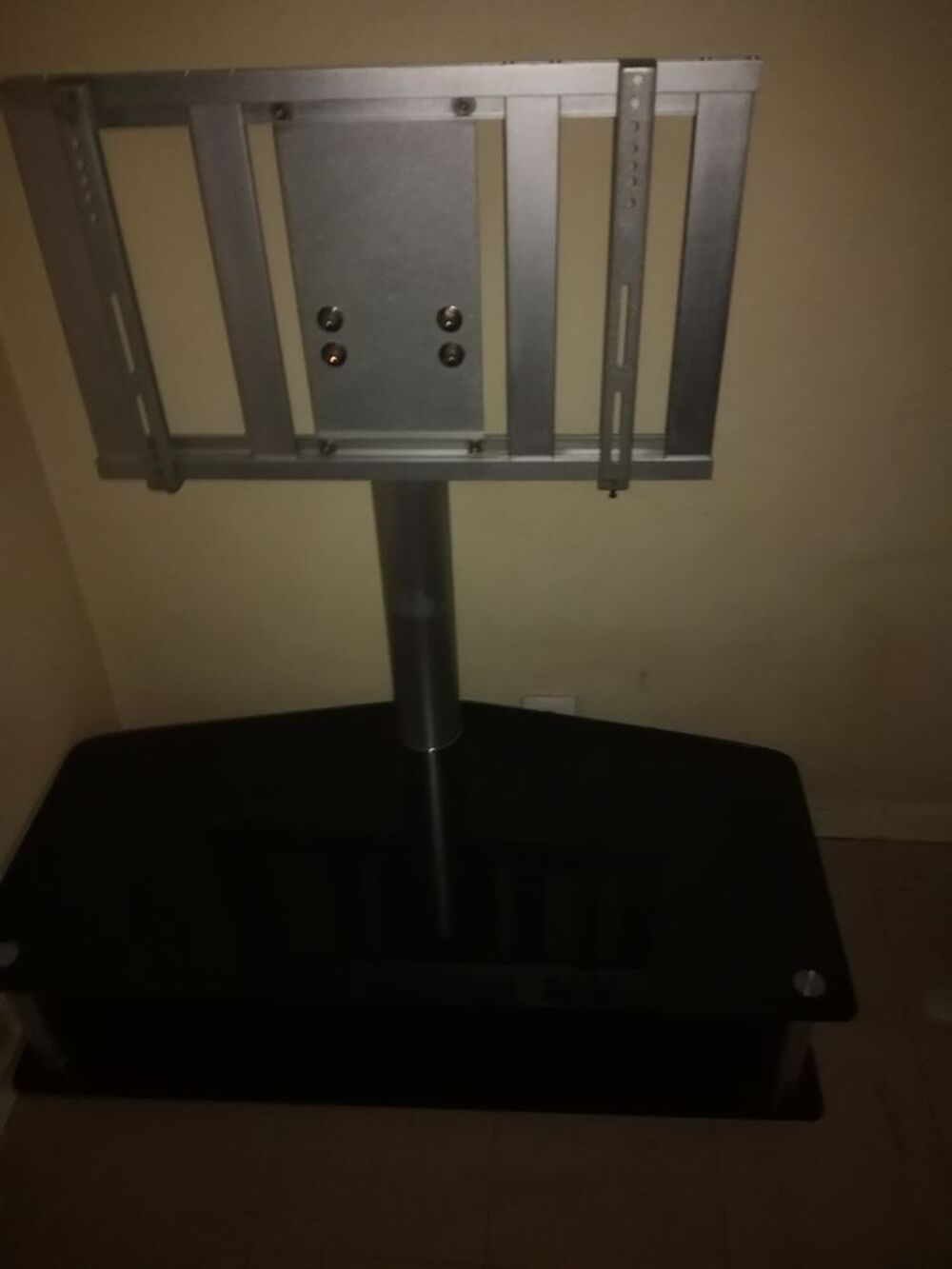 Meuble tv orientable avec 2verres fum&eacute;s Meubles