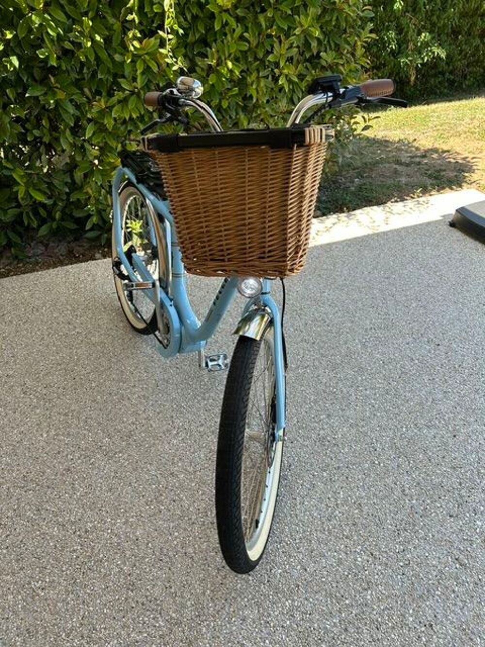 VELO DE VILLE ELECTRIQUE PEUGEOT eLC01e-LEGEND Vélos