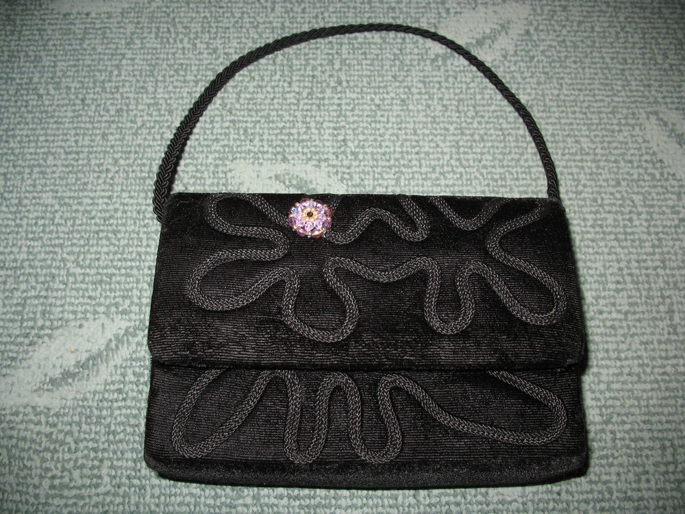 F&ecirc;tes : Petit sac &agrave; main de soir&eacute;e en velours Maroquinerie
