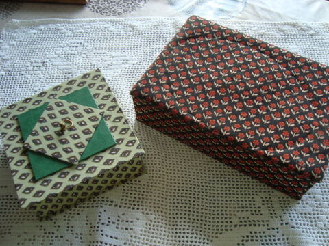 Boite ancienne en tissu 6 Villev�que (49)