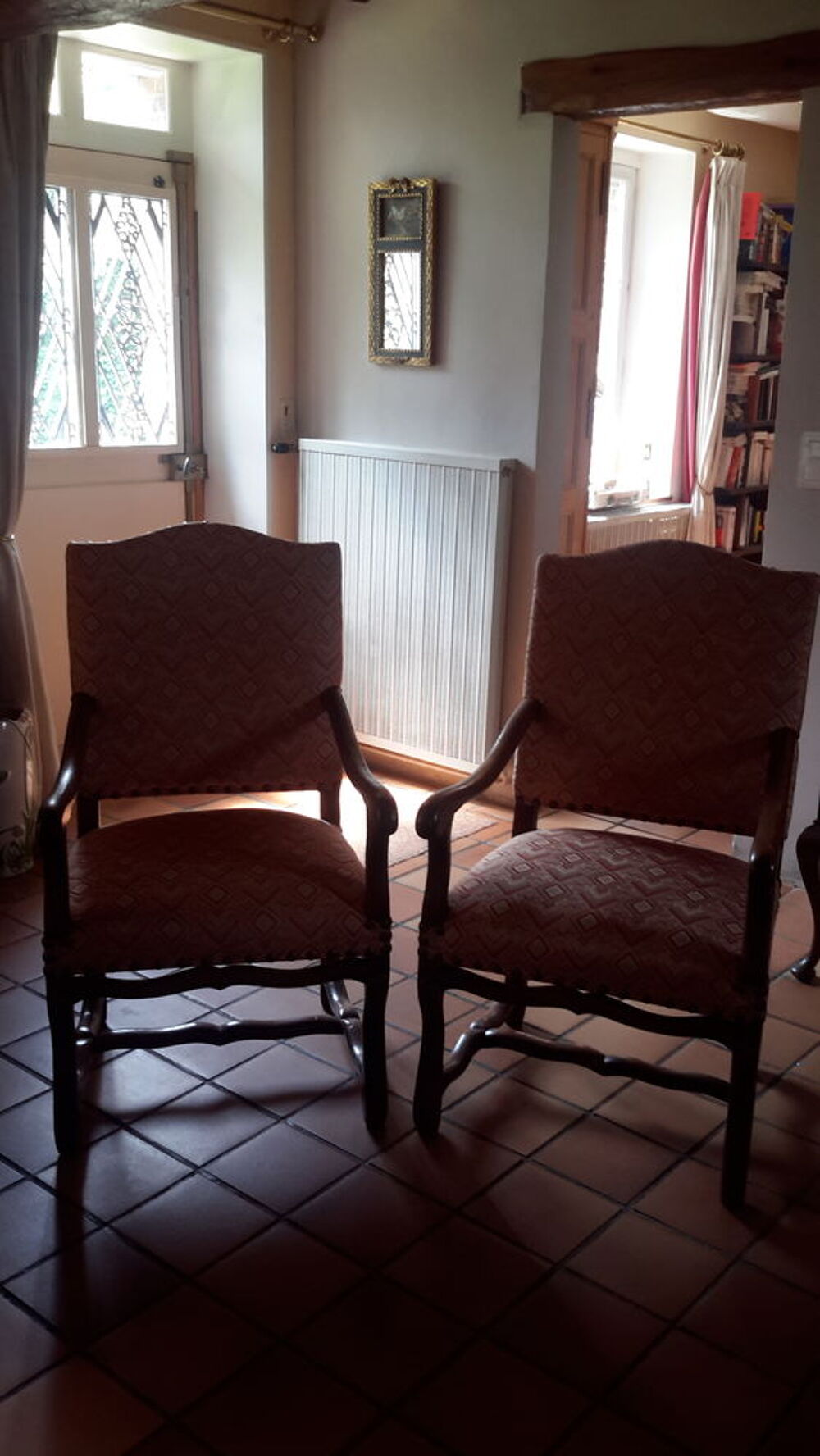Paire de fauteuils Louis XIII os de mouton
Parfait &eacute;tat Meubles