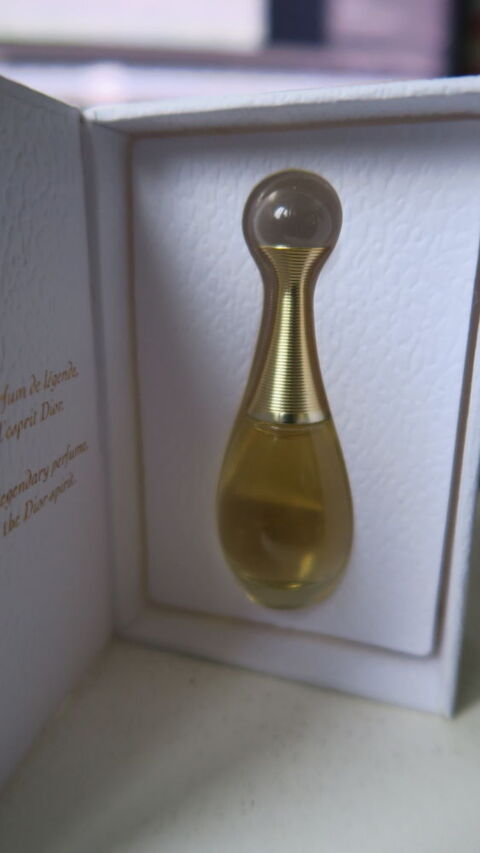 Miniature de parfum  J'adore l'absolu 15 Chennevires-sur-Marne (94)
