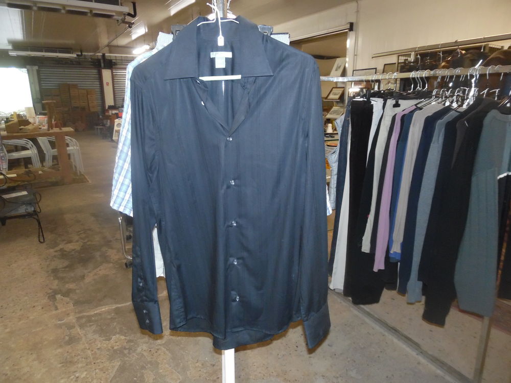 VETEMENTS
Vêtements