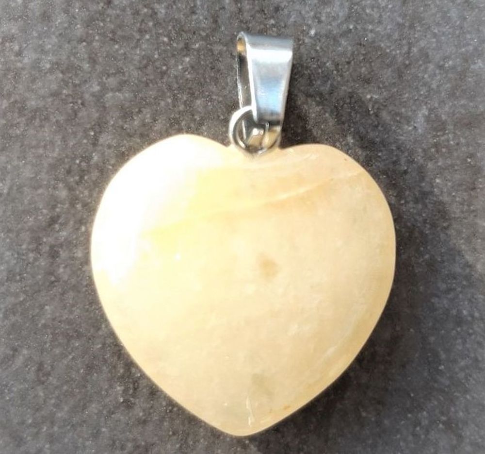 pendentif neuf pierre Calcite miel en forme de coeur Bijoux et montres