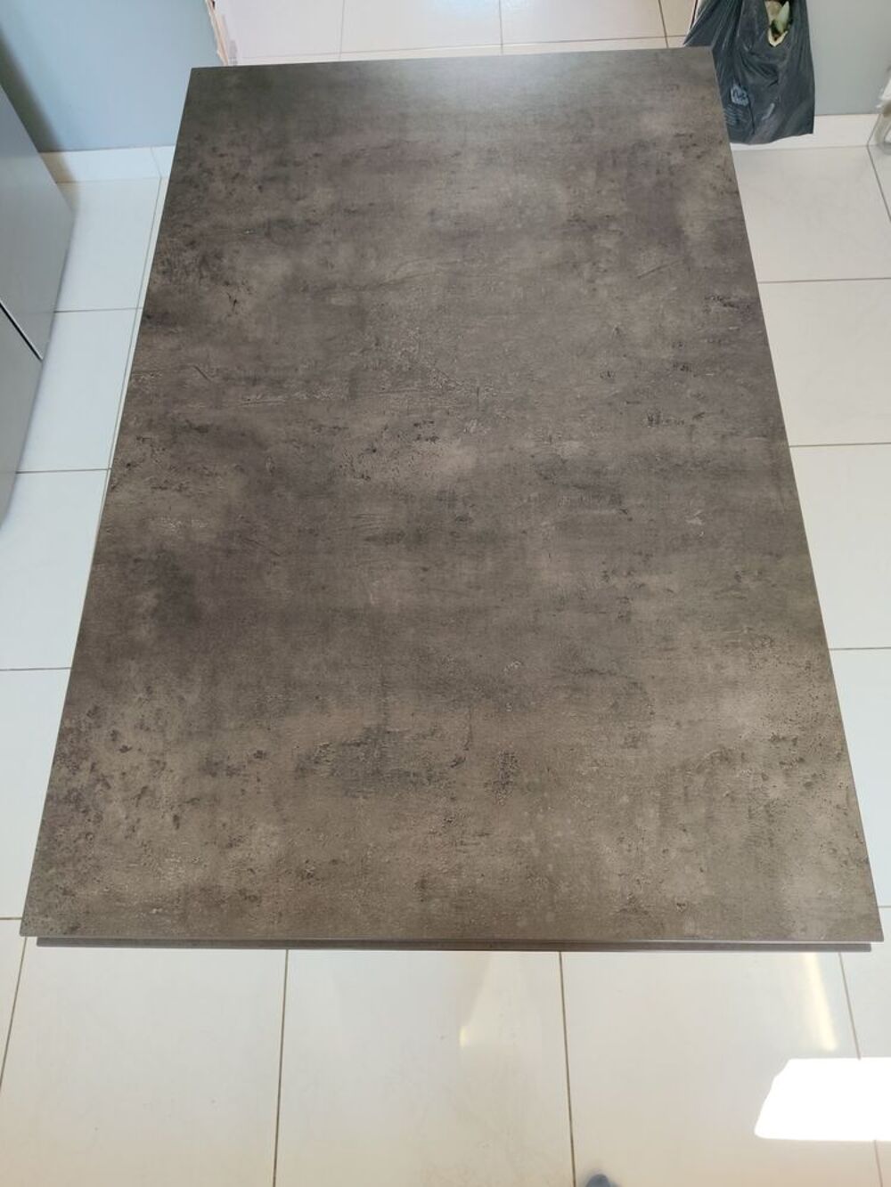 Table cuisine et chaises bois pied m&eacute;tal 110cm Meubles